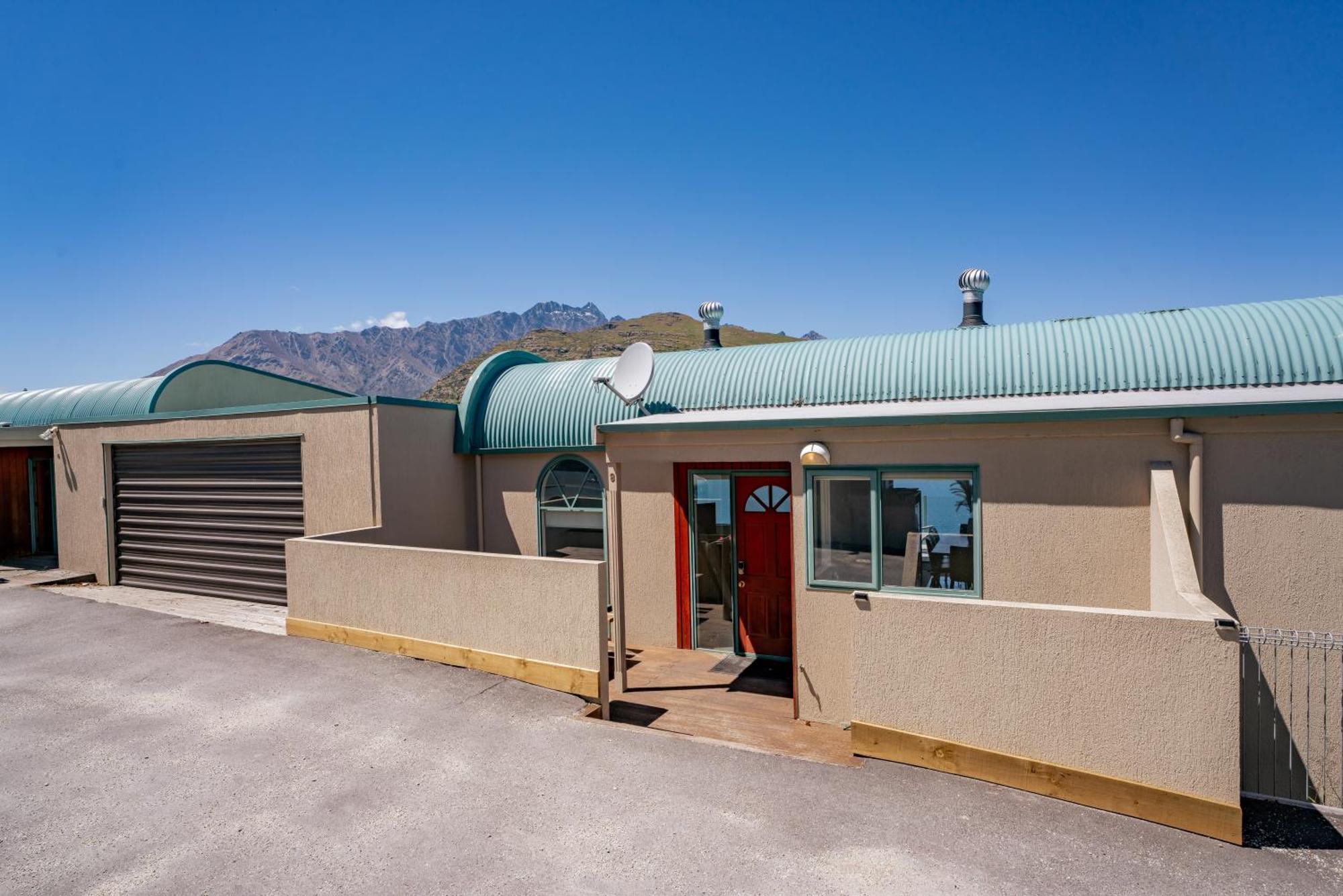Lakefront Living At Remarkables Retreat - Eight كوينستاون المظهر الخارجي الصورة