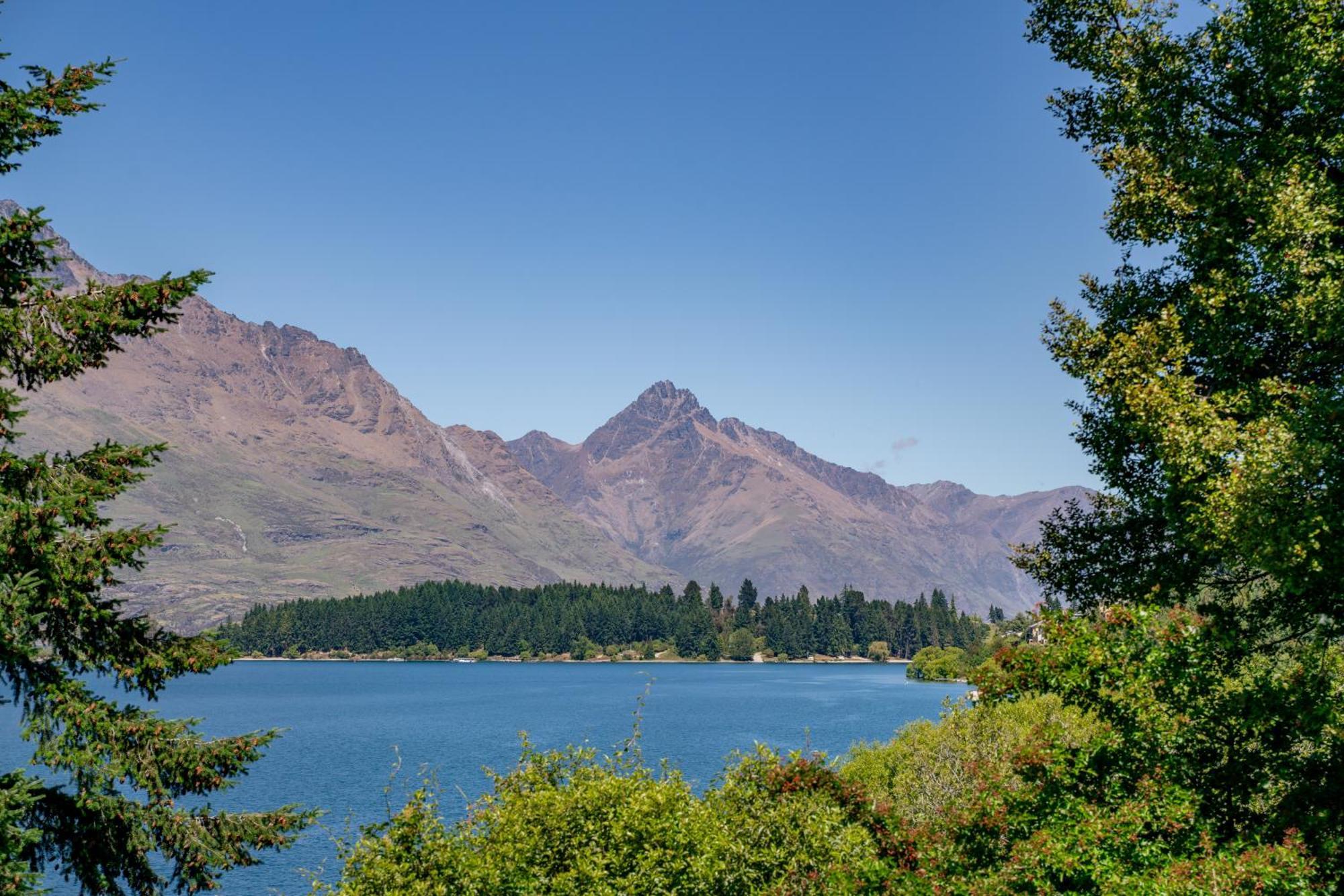 Lakefront Living At Remarkables Retreat - Eight كوينستاون المظهر الخارجي الصورة