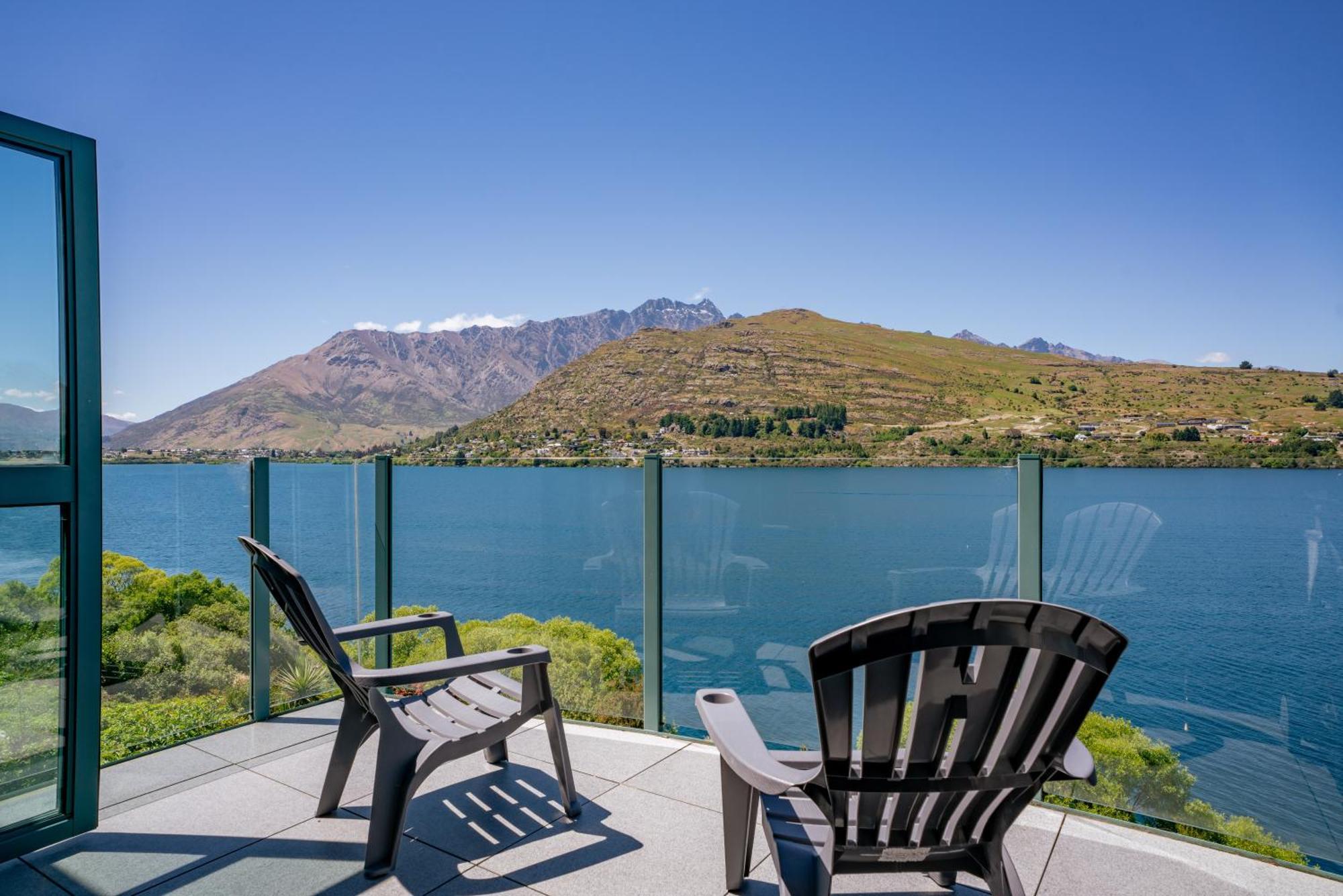 Lakefront Living At Remarkables Retreat - Eight كوينستاون المظهر الخارجي الصورة